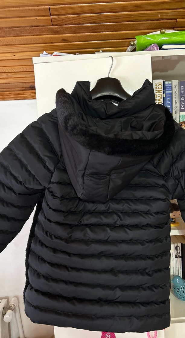 Siyah Kürklü Kadın Mont - Görsel 4