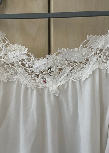 Dantel Detaylı Beyaz Straplez Bluz - Görsel 2