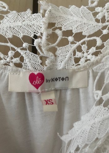 Dantel Detaylı Beyaz Straplez Bluz - Görsel 3