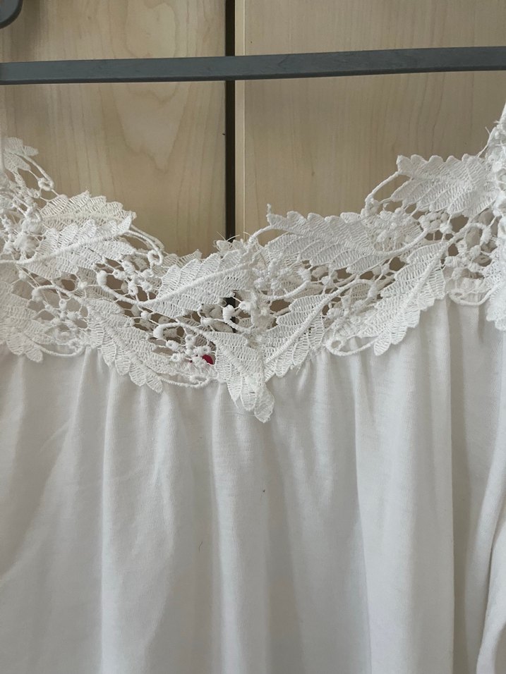 Dantel Detaylı Beyaz Straplez Bluz - Görsel 2