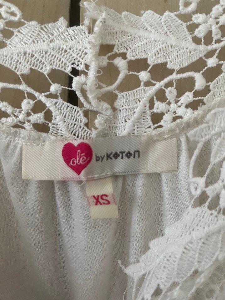 Dantel Detaylı Beyaz Straplez Bluz - Görsel 3