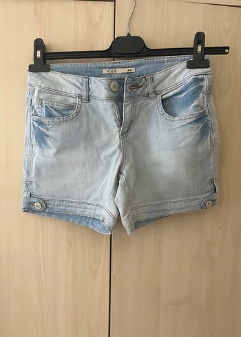 Düğmeli Mavi Kısa Denim Şort
