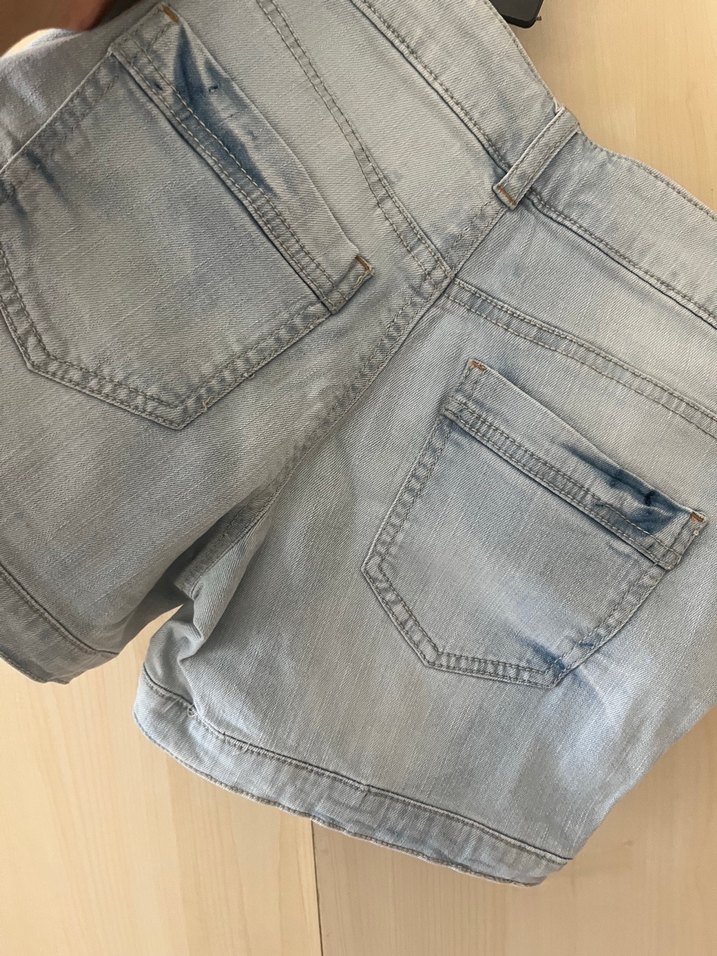 Düğmeli Mavi Kısa Denim Şort - Görsel 4