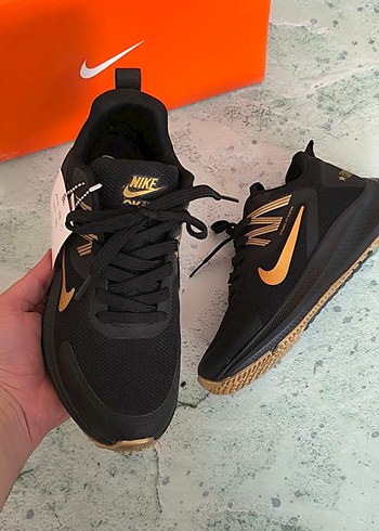 42 Beden siyah Renk NIKE AİR SPOR AYAKKABI