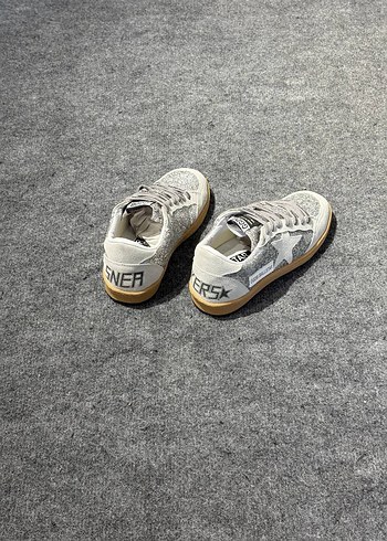 37 Beden beyaz Renk GOLDEN GOOSE DELUXE ULTRA