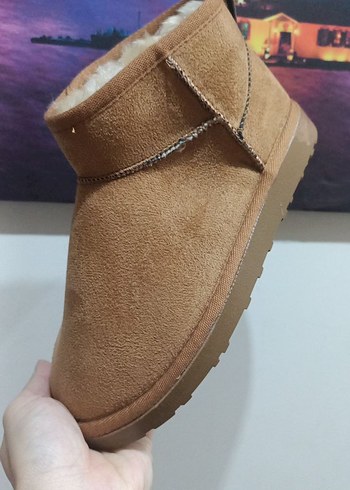 UGG BOT