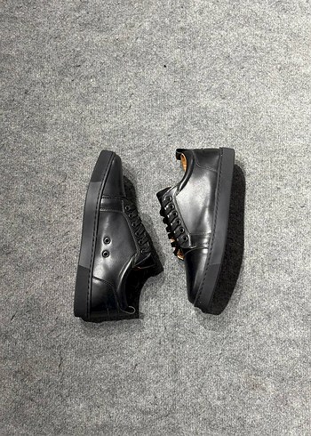42 Beden siyah Renk CHRİSTİAN LOUBOUTİN ERKEK SPOR AYAKKABI