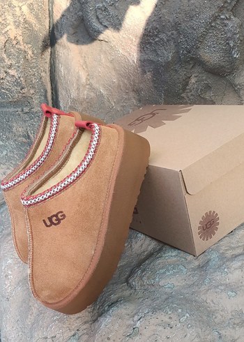 UGG Taba Kadın Dolgu Topuk Terlik