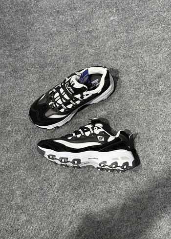 37 Beden siyah Renk SKECHERS DLİTES SPOR AYAKKABI