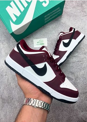 40 Beden Nike Spor Ayakkabı