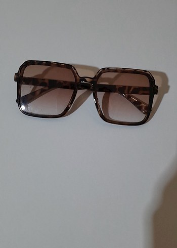 Kahverengi Tokalı Kadın Güneş Gözlüğü - Görsel 2