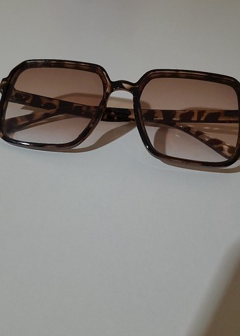 Kahverengi Tokalı Kadın Güneş Gözlüğü - Görsel 4