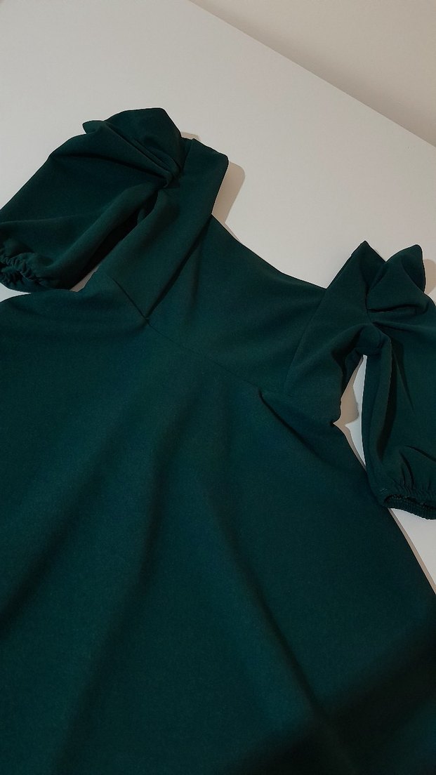 Kadın Yeşil Midi Elbise, Kayık Yaka, İnce Askılı - Görsel 4