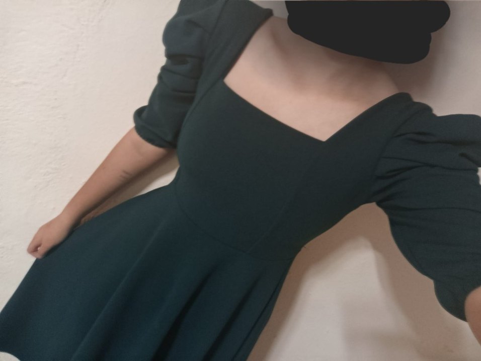 Kadın Yeşil Midi Elbise, Kayık Yaka, İnce Askılı - Görsel 2