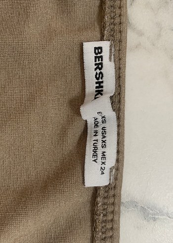 xs Beden bershka kenarları büzgülü yırtmaçlı crop