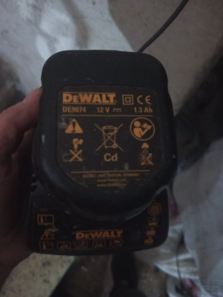 DEWALT 12V 1.3Ah Şarj Cihazı - Görsel 3