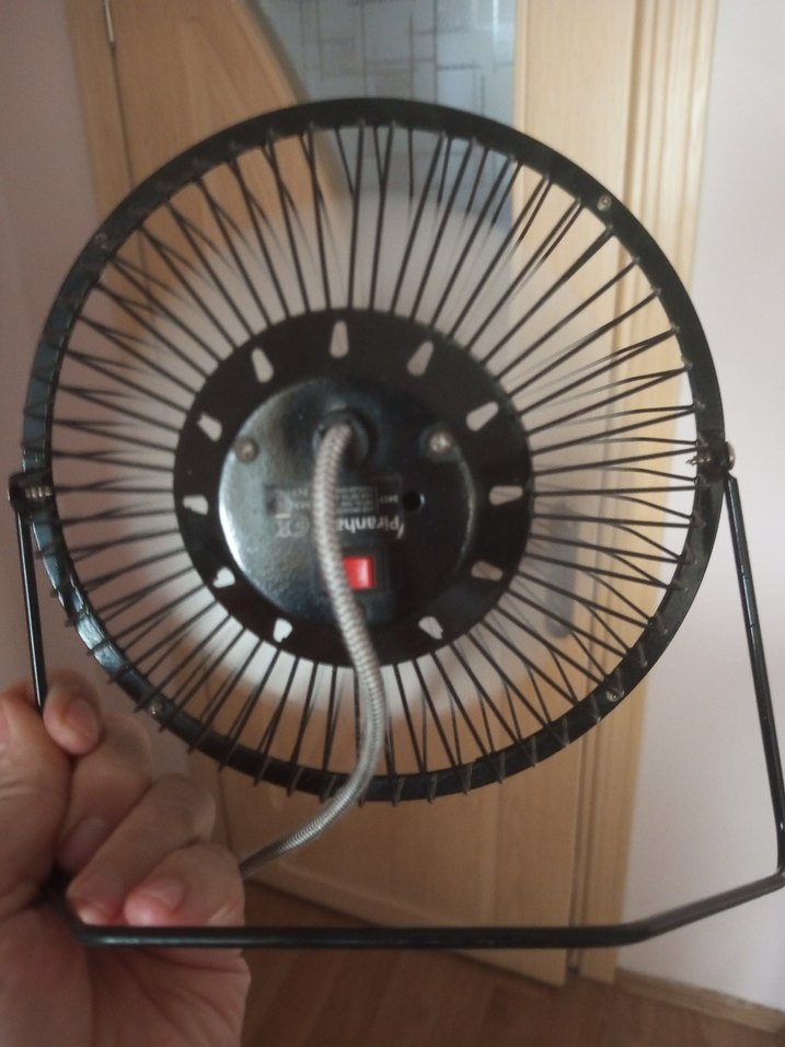 Küçük Siyah Piranha Masa Vantilatörü - Görsel 2