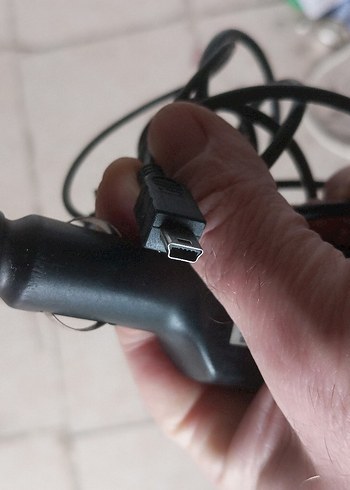 Siyah Mini USB Araç Şarj Cihazı - Görsel 2