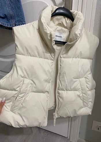 Düğmeli Beyaz Kadın Şişme Yelek - Görsel 3