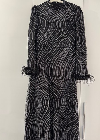 Siyah Zebra Desenli Uzun kol ucu Kürklü Elbise