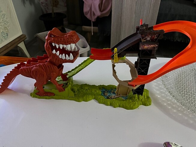 Hot wheels dinazor