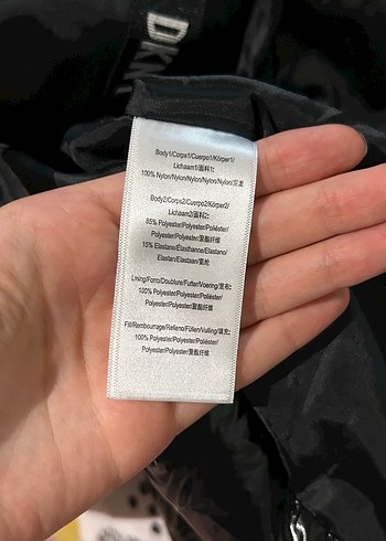 DKNY Siyah Parlak Kapüşonlu Mont - Görsel 7