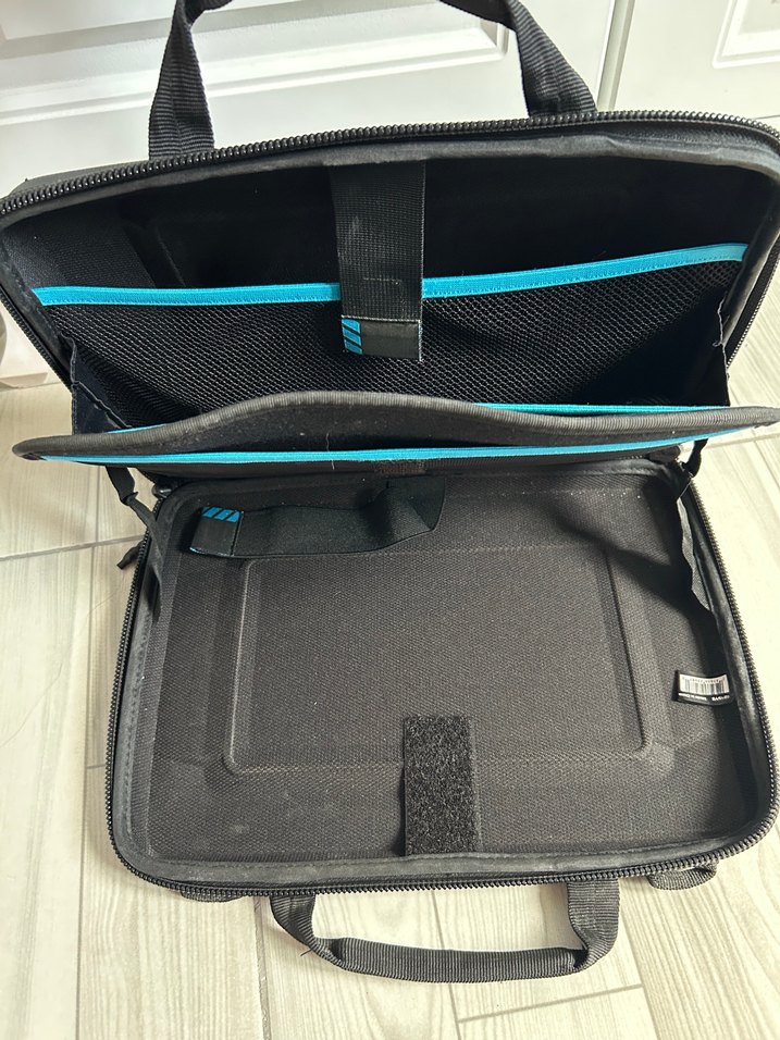 Thule Siyah Fermuarlı Bilgisayar Çantası - Görsel 3