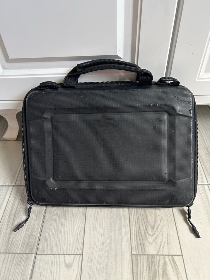 Thule Siyah Fermuarlı Bilgisayar Çantası - Görsel 2