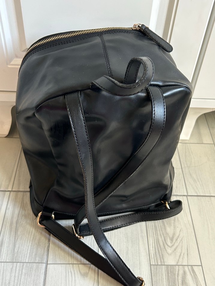 Divarese Siyah Deri Kadın Sırt Çantası - Görsel 2
