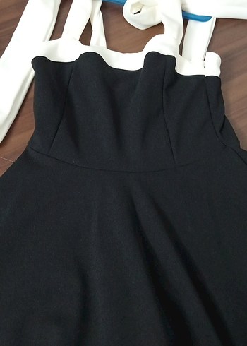 Beyaz Askılı Siyah Midi Elbise - Görsel 5