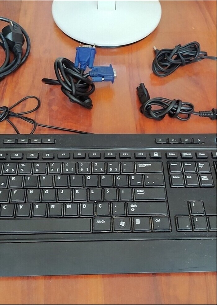 Bilgisayar monitör kasa klavye - Görsel 5