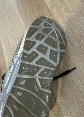 Metalik Yılan Desenli Gri Stiletto Topuklu Sneakers - Görsel 5