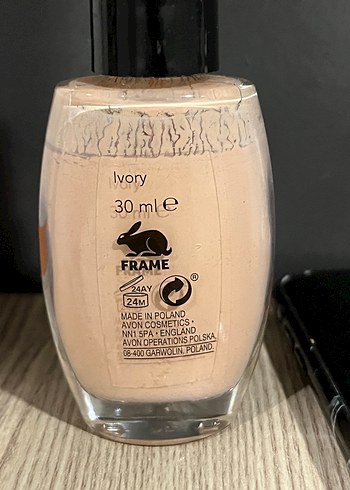 Avon Avon True Colour Aydınlatıcı Fondöten Bej