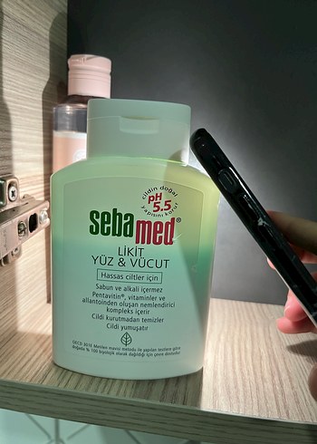 Sebamed Hassas Ciltler İçin Yüz & Vücut Şampuanı