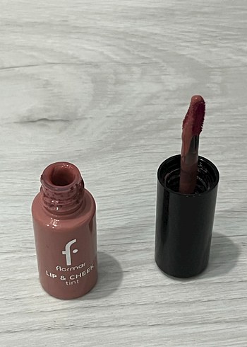 Flormar Flormar Parlak Bej Dudak ve Yanak Tint