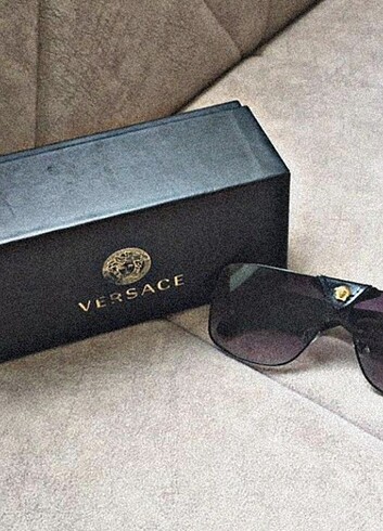 Versace güneş gözlüğü yurtdışı