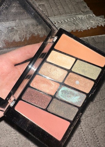 Wet n wild Far paleti comfort zone - Görsel 4