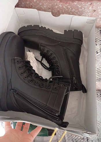 Fermuarlı Siyah Goth Tarzı Kadın Botu - Görsel 2