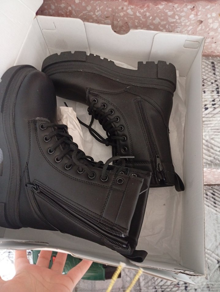 Fermuarlı Siyah Goth Tarzı Kadın Botu - Görsel 2