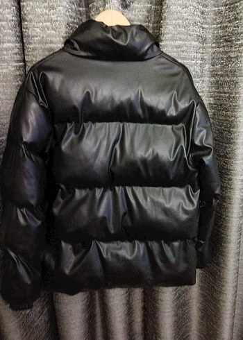 Siyah şişme mont - Görsel 6