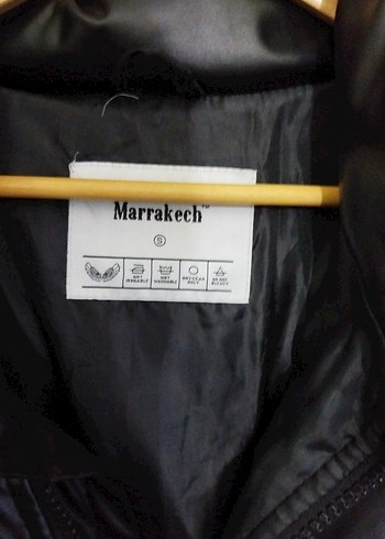 Siyah şişme mont - Görsel 3