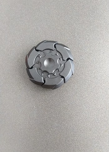 siyah stres çarkı açılıp kapanabilen kanatlı
