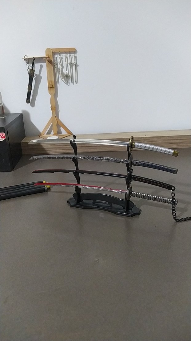 Siyah Kılıç Seti ve Dörtlü Standı - Görsel 3