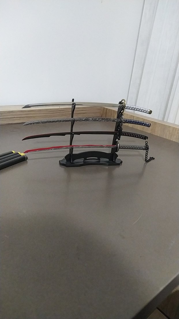 Siyah Kılıç Seti ve Dörtlü Standı - Görsel 4