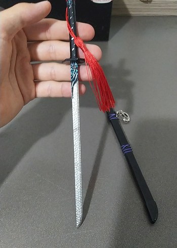 Kırmızı Püskül, Desenli Parlak Kılıç - Görsel 3