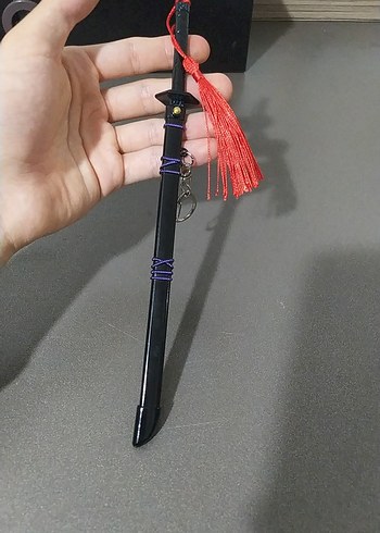 Kırmızı Püskül, Desenli Parlak Kılıç - Görsel 2