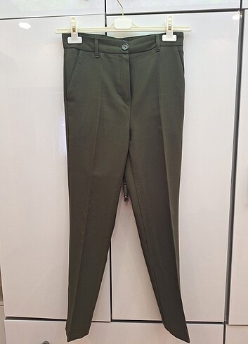 Trendyol & Milla Yeşil Kumaş Pantolon