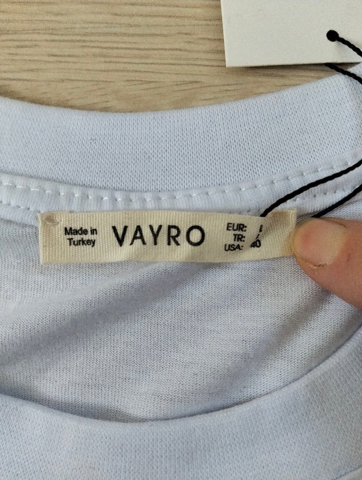 Beyaz Kısa Kollu Beli Lastikli Tişört - Görsel 2