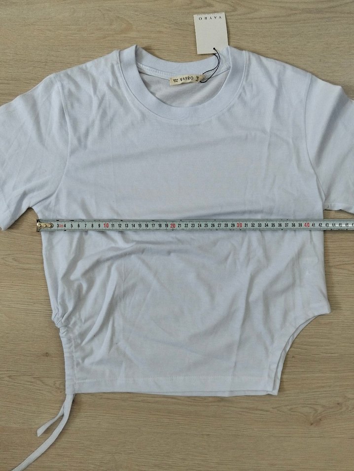 Beyaz Kısa Kollu Beli Lastikli Tişört - Görsel 4