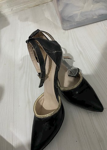 36 Beden Siyah Parlak Yılan Desenli Stiletto Topuklu Kadın Ayakkabı